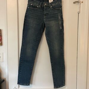 Women's Lucky Brand Ava Mid Rise Skinny Jean, 27" inseam, size 6 (28) NWT